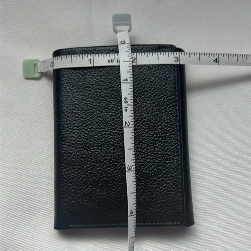 Perry Ellis Portfolio Trifold Pebble Leather Wallet Black GUC